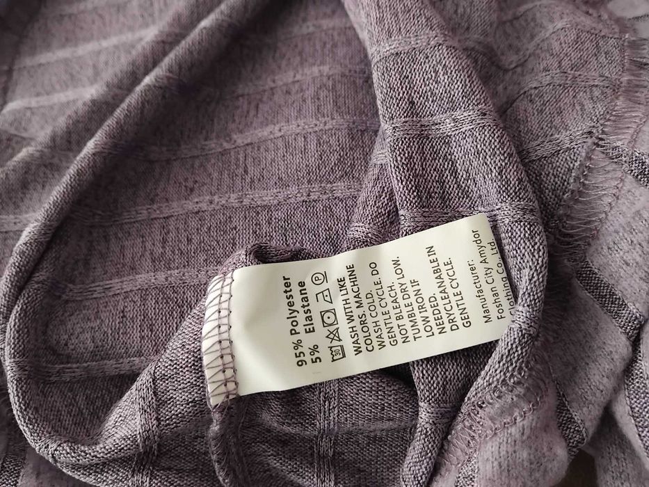 Нов супер мек комплект суитшърт и панталон за 5-6г. момиче-15лв