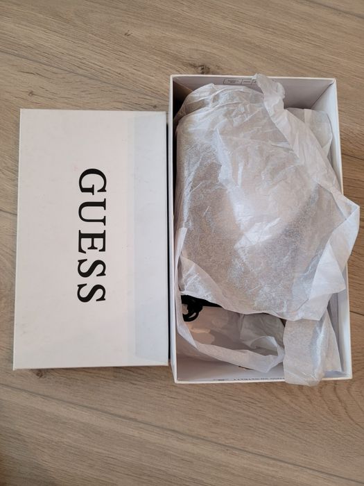 Дамски обувки /сандали GUESS 36