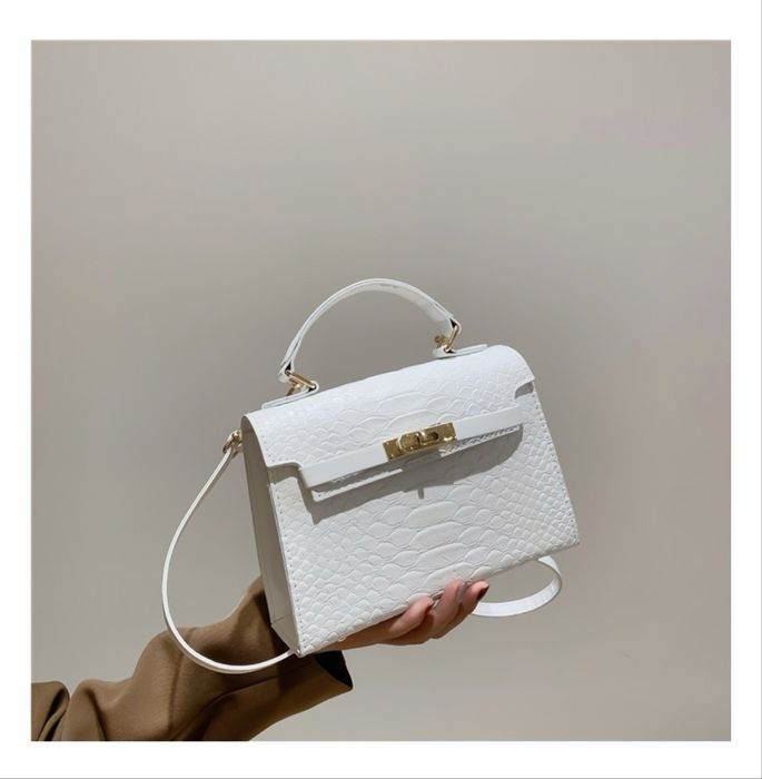 Новая сумка вместительная