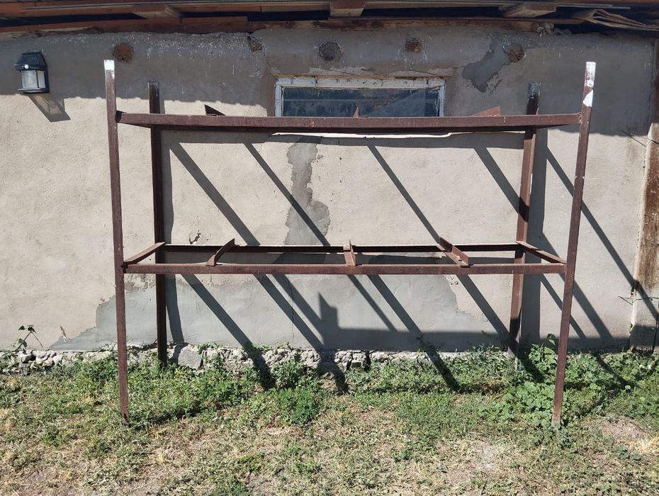Продам металлический каркас под стеллаж