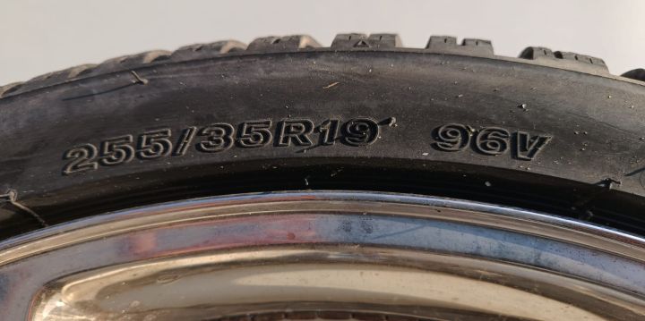 Set jante aliaj cu anvelope m+s 80%, stare 19 Inch, 5X112 255/35R19 A