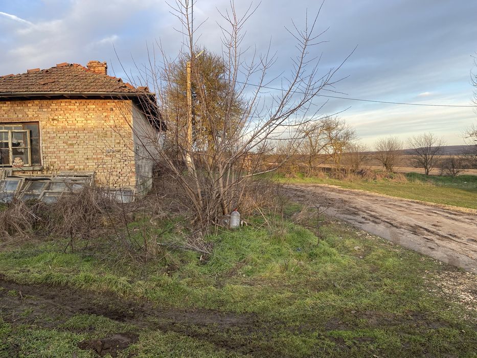 Продавам къща с.Хърсово