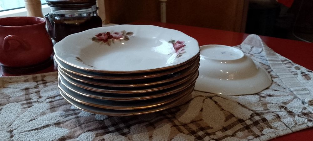 Тарелки разные производство ГДР/СССР.