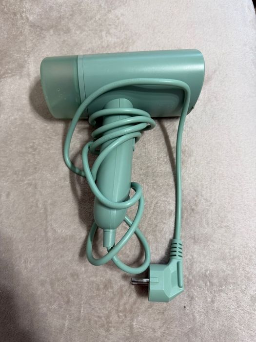 Aparat de calcat vertical cu aburi Philips Seria
3000 STH3010/70