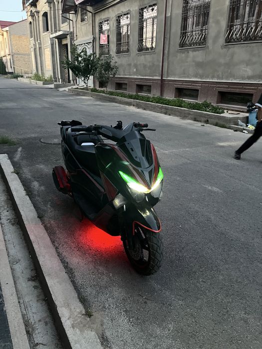 Skuter s max sotiladi