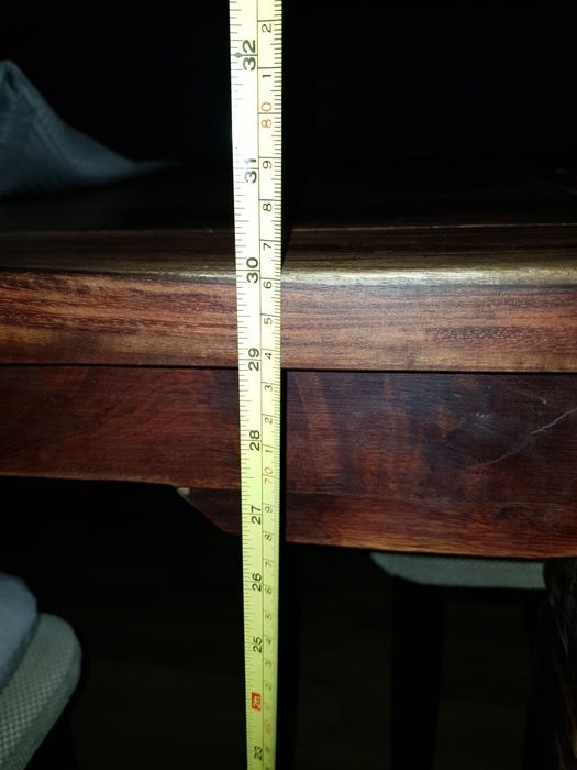 Трапезна маса от МАСИВНА ОРЕХОВА дървесина