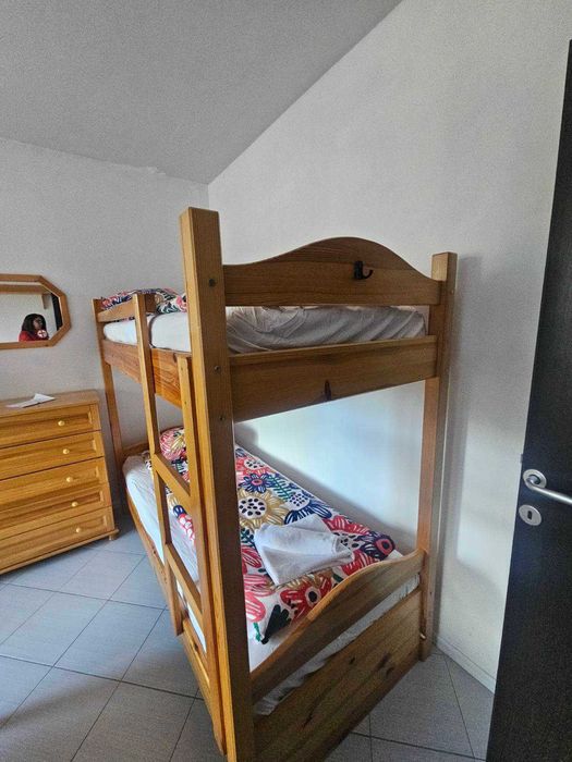 ПРОДАВАМ МЕБЕЛИ ОТ ДЪРВО/ЧАМ/ В БОРОВЕЦ+ПОДАРЪК 4 МАТРАКА