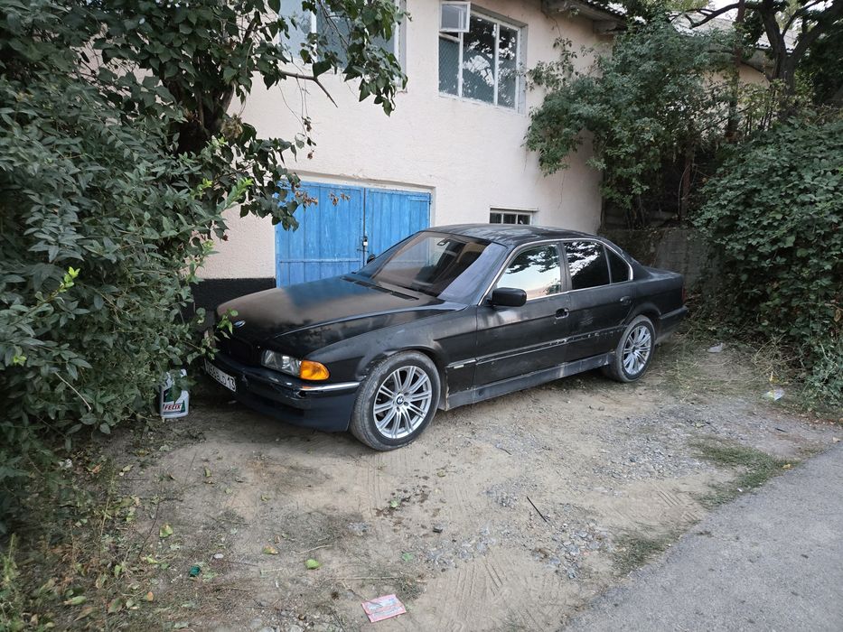 Bmw e38 728i 1997г.в