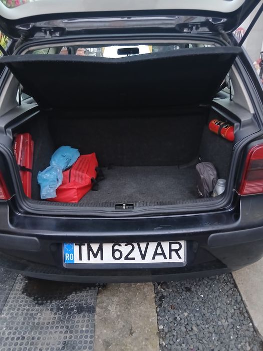 Vând Golf 4 benzină 1.4/16  valve