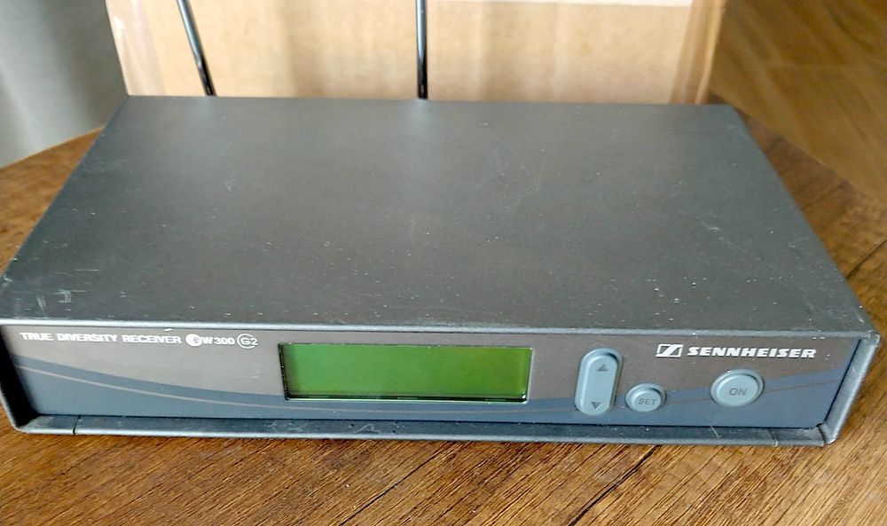 Sennheiser EW300 G2 True Diversity Receiver 830-866MHz Shure AKG