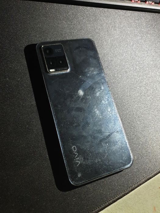 Vivo Y33s, телефон