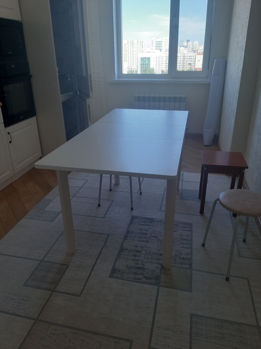 Срочно продам кухонный стол