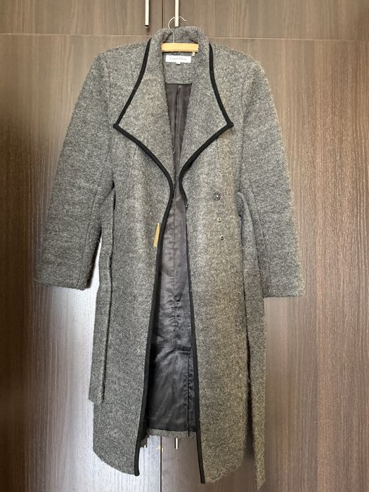 Продам пальто Calvin klein