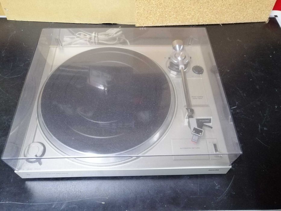 Грамофон Philips F-7111