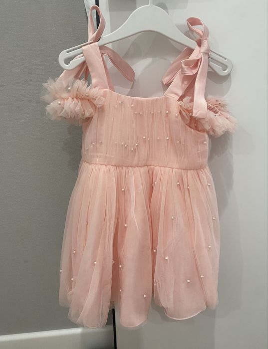 Розовое красивое платье