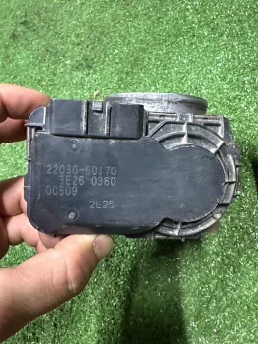Дроссельная заслонка 2 UZ 4.7 обьем электронная