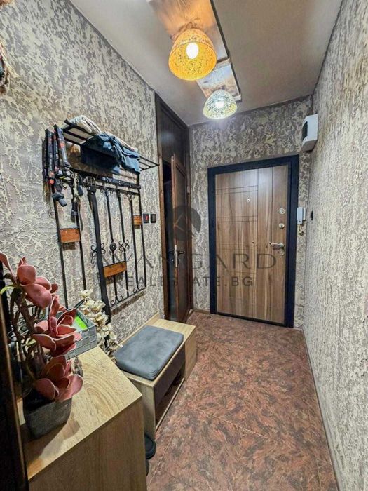 Продава се Тристаен апартамент в Пловдив, Христо Смирненски - 68 кв.м за 2100 €/кв.м - Снимка #11