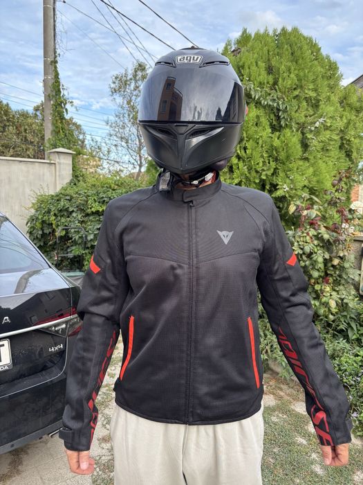 Лятно перфорирано яке Dainese. L размер