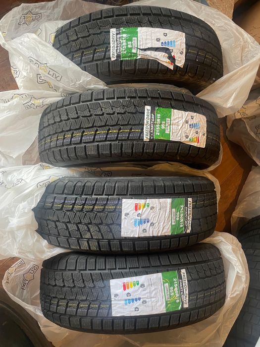 Шины новые 215/60/16
