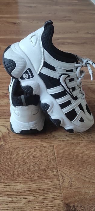 Кроссовки подростковые