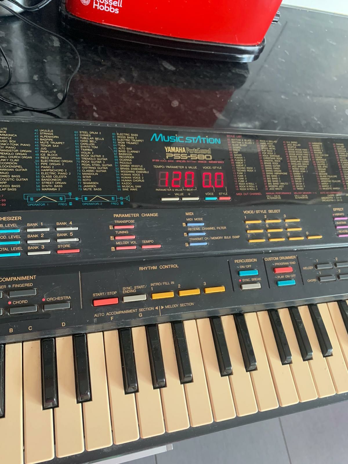 Vand Orga Yamaha Pss 580 Floresti • OLX.ro