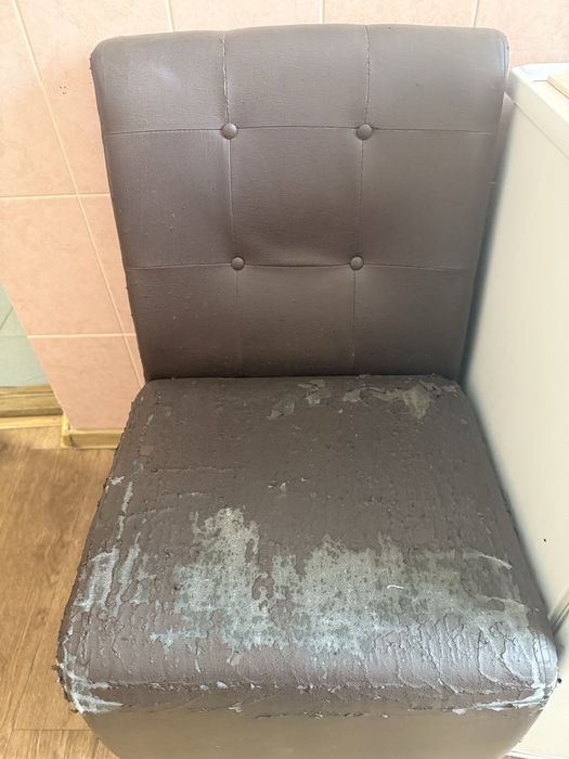 Отдам кожанный стул-кресло