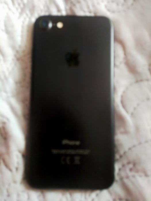 Продам сотовый iPhone 7