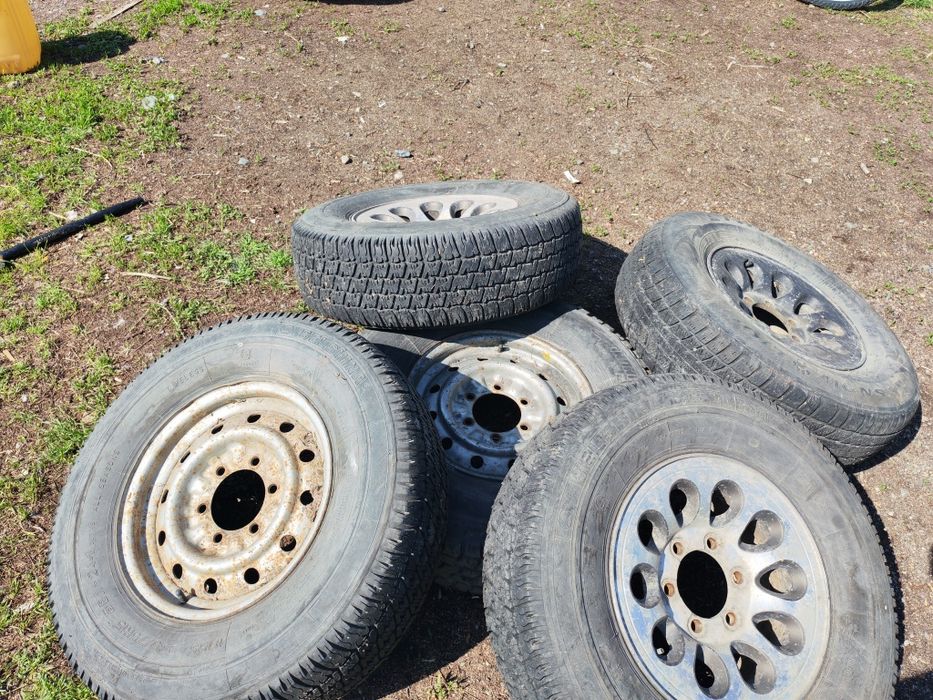 Шыны размер 235.75.R15 5