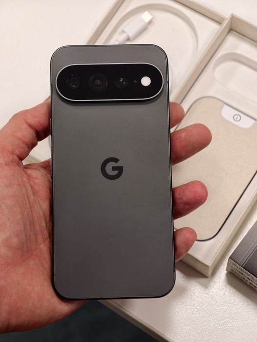 Продавам google pixel 11 pro xl 256gb obsidian