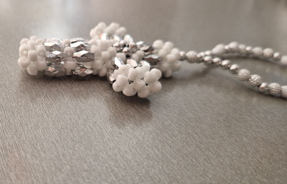 Кръстче от мъниста