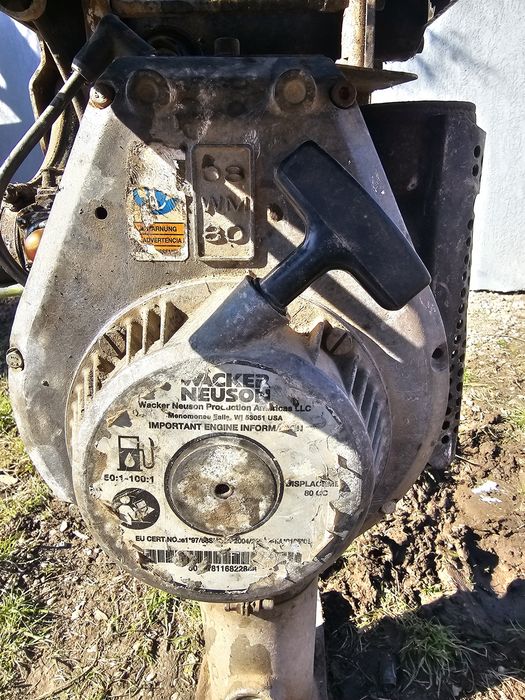 Compactor de bătut pamantul