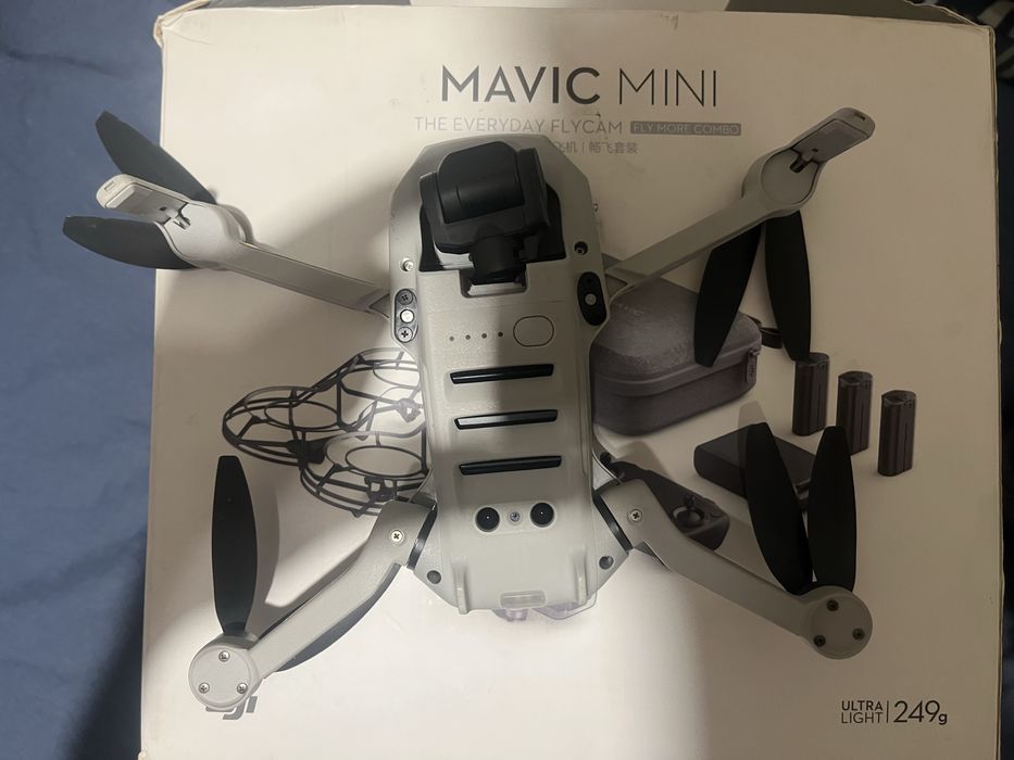 Drona dji mavic.
