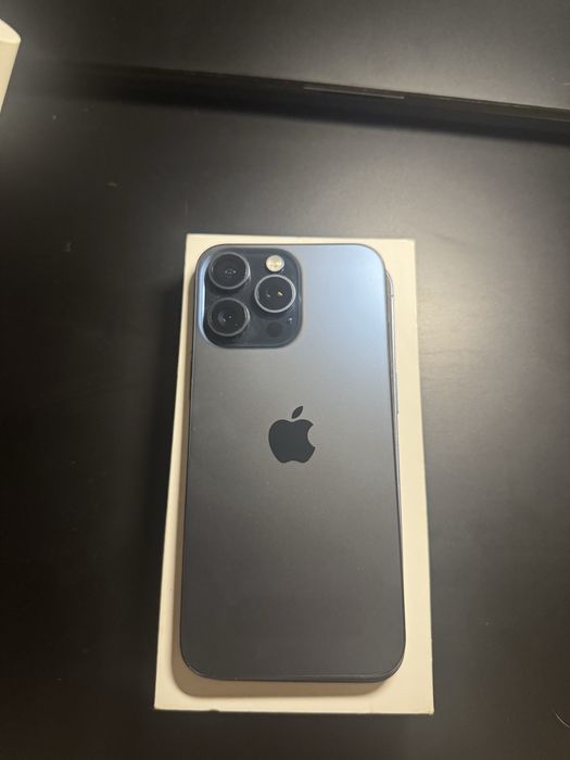 Iphone 15 pro max 512 gb plus doua huse