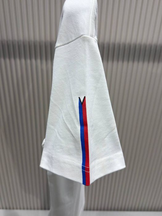 Oferta!! Tricou LV.Model superb și rar.Calitate luxury.Toate mărimile