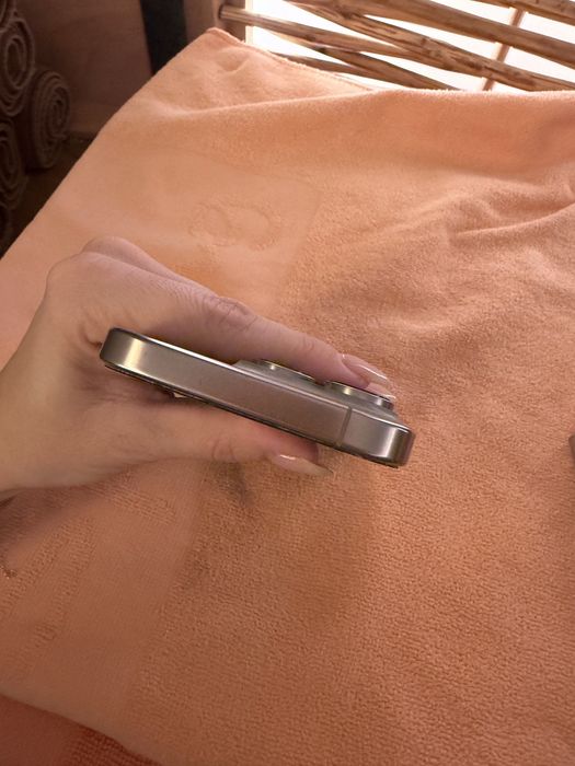 iPhone 16 pro 256GB silver