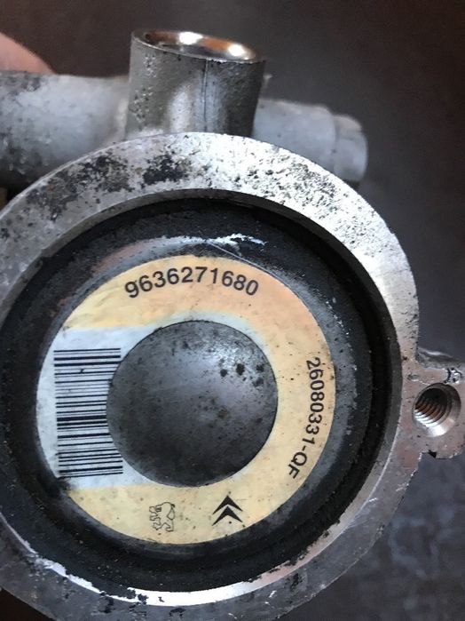 Помпа за сервоуправление за Citroen Xsara Picasso бензин (2002) 9636271680