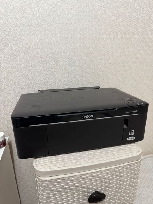 Продам цветной принтер EPSON SX125