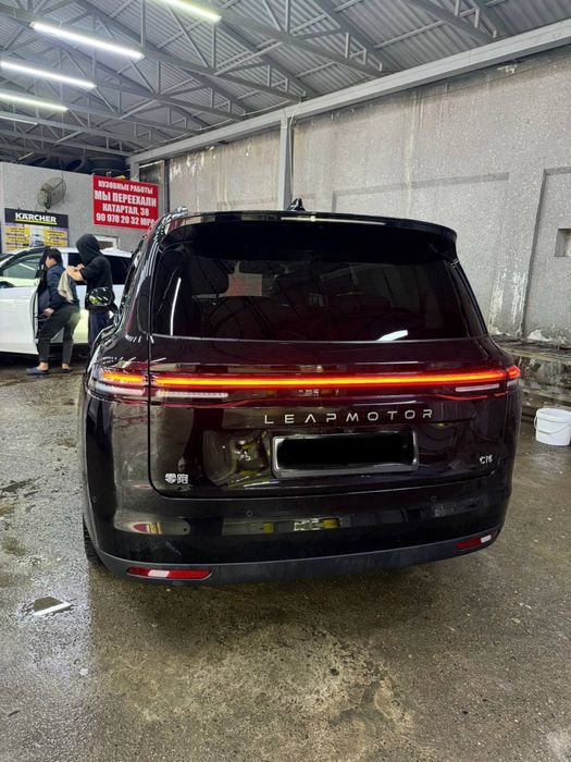 Leapmotor c 16 ,гибрид ,чёрный доп2!