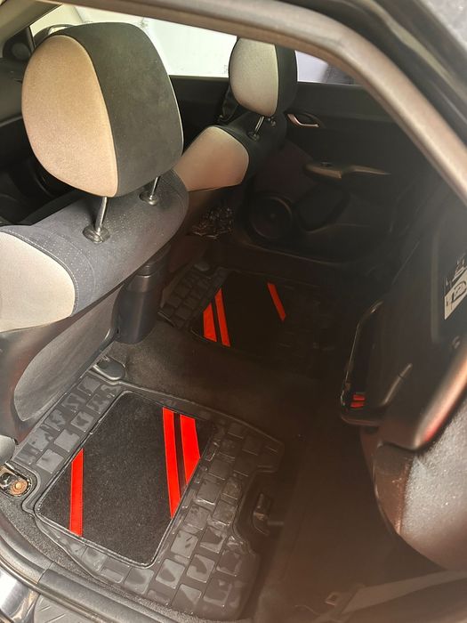 Vând HONDA CIVIC 1.8 Benzină