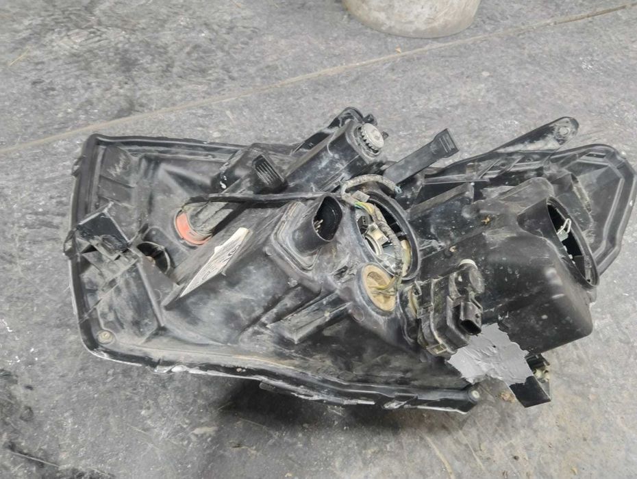 фара левая на весту