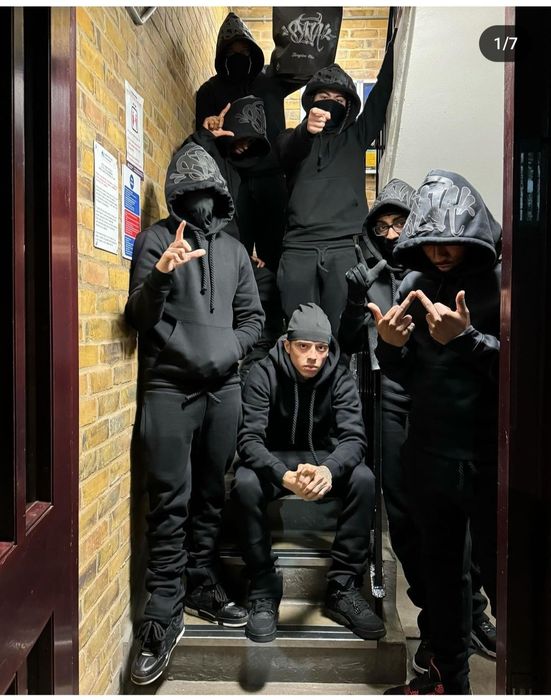 Compleu gri negru Syna world / Essentials / trapstar