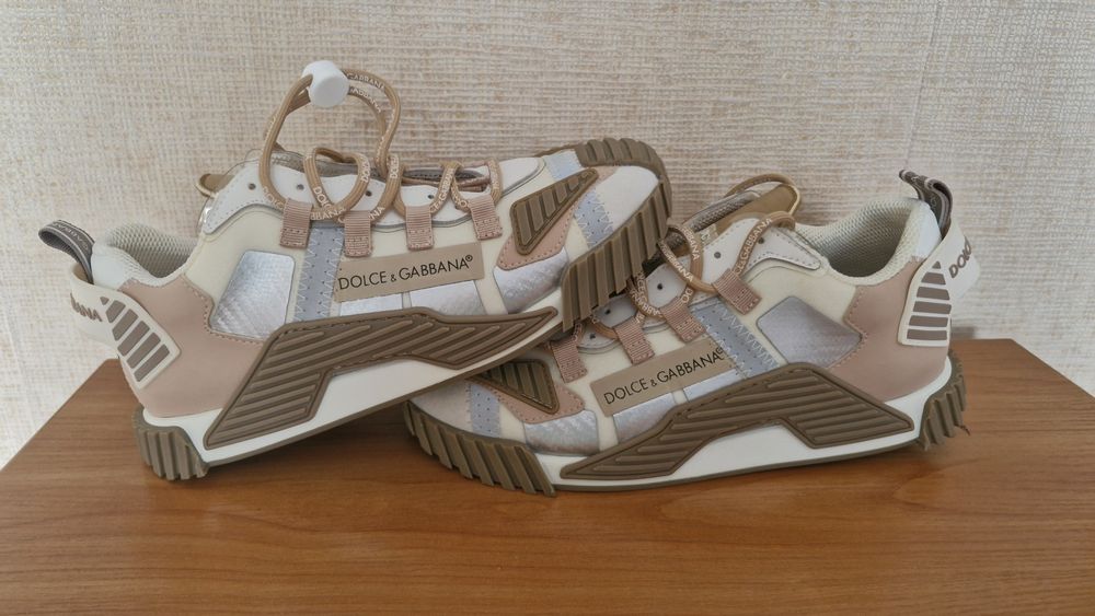 Продам кроссовки