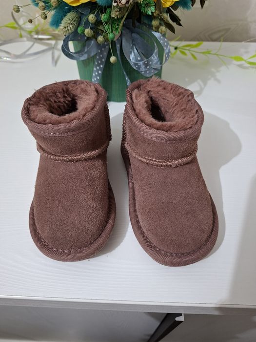 Ghetute Next,marime 21,5