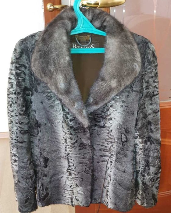 продам шубу каракульча свакара Bourtsos