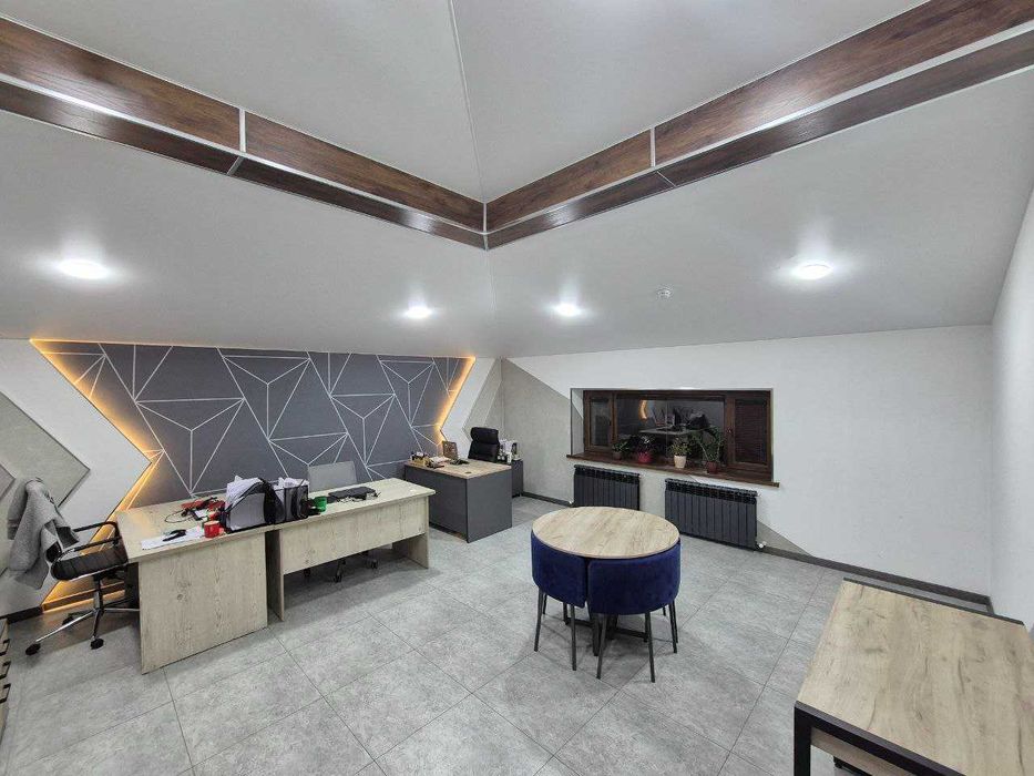 Сдаётся офис в БЦ  Яккасарайский район R25