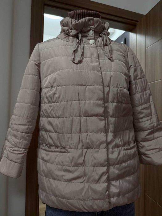 Дамско яке, размер S-M (44), използвано.