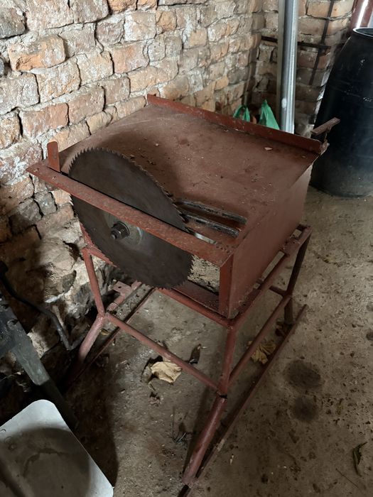 Masă de circular cu motor mare monofazic cu limitator de lățime!