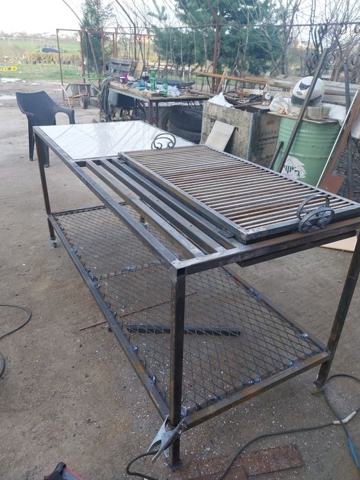 Gratar cu blat de marmura