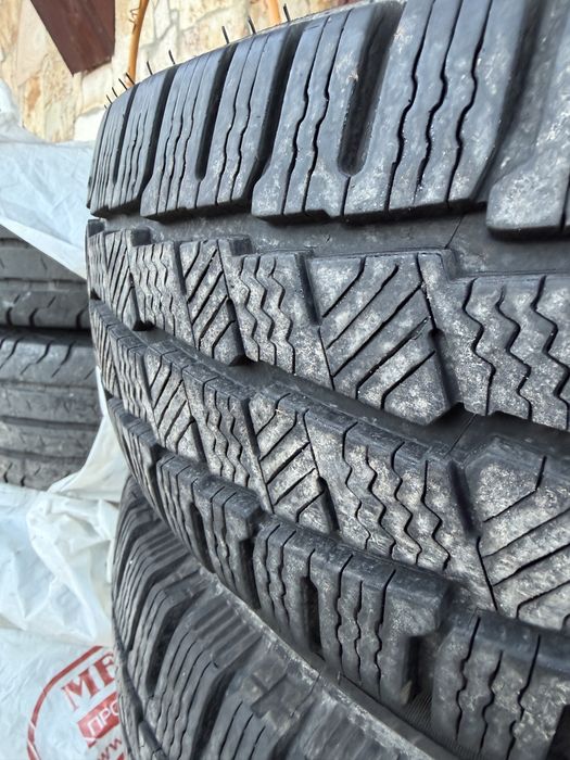 Зимни гуми michelin 215/75/16C