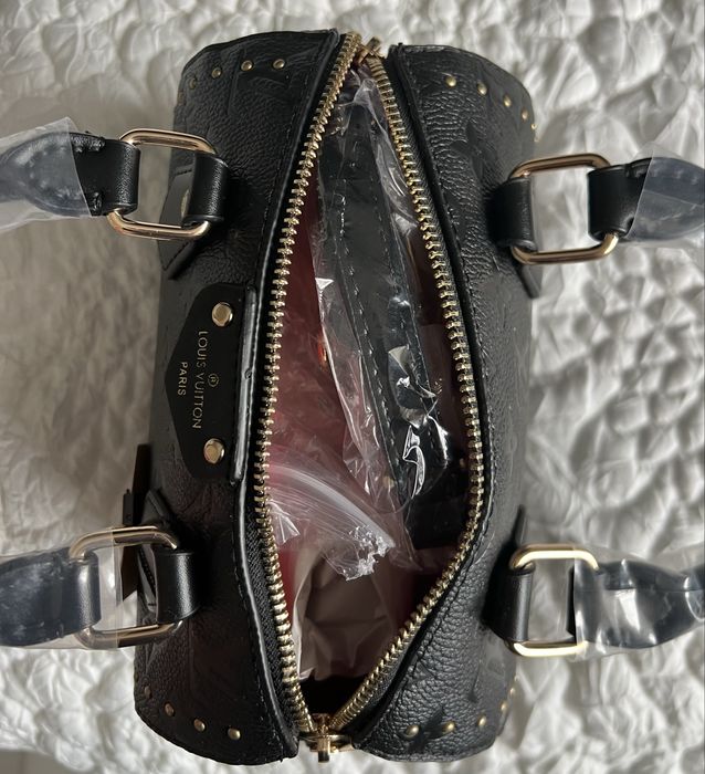 Дамска чанта нова / Louis Vuitton Black Monogram Empreinte Leather Handbag – Gold Hardware – New/Unused